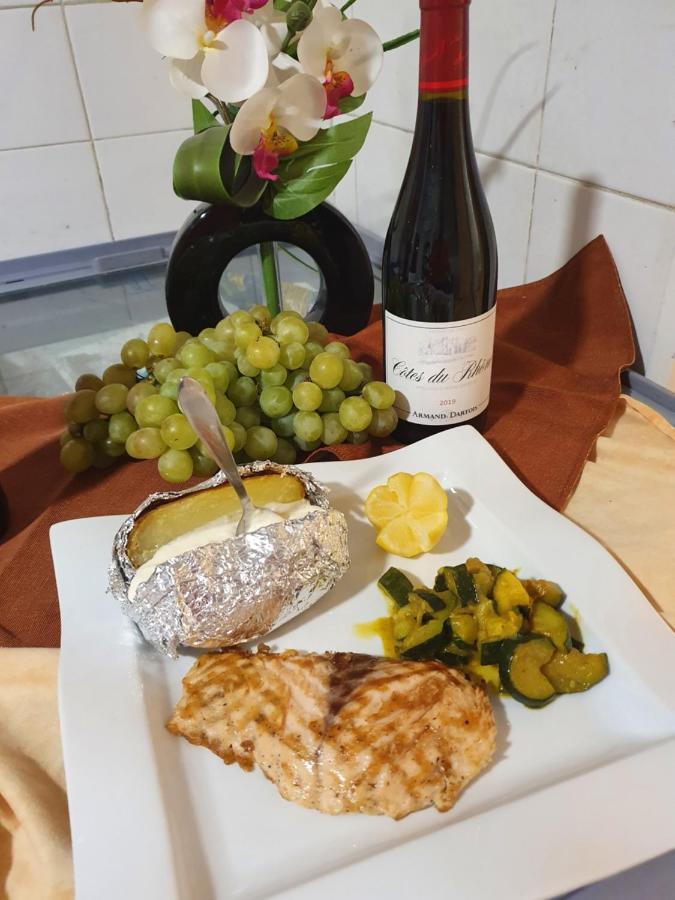 Contact Hotel Restaurant La Chaumiere Entre Orgeval Et Flins A13 Sortie 8 Les Mureaux Luaran gambar