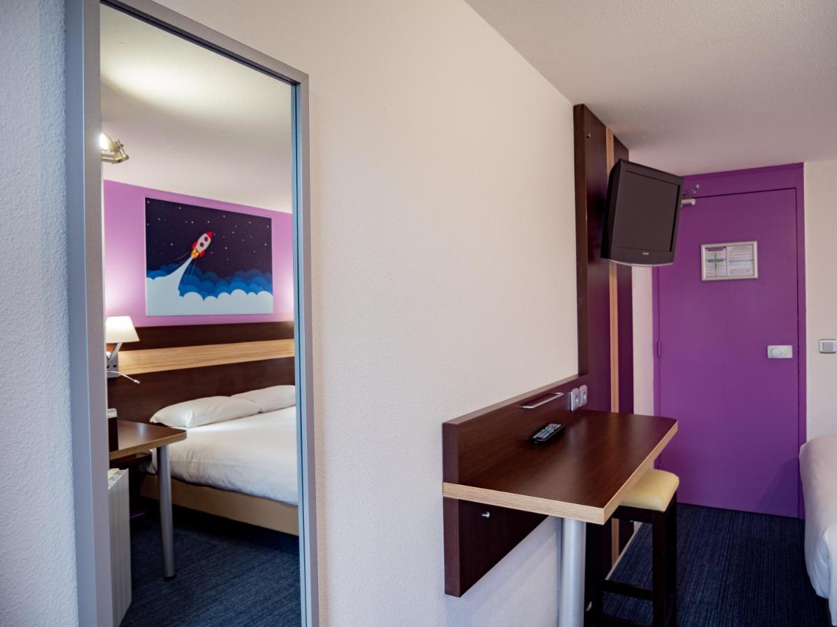 Contact Hotel Restaurant La Chaumiere Entre Orgeval Et Flins A13 Sortie 8 Les Mureaux Luaran gambar
