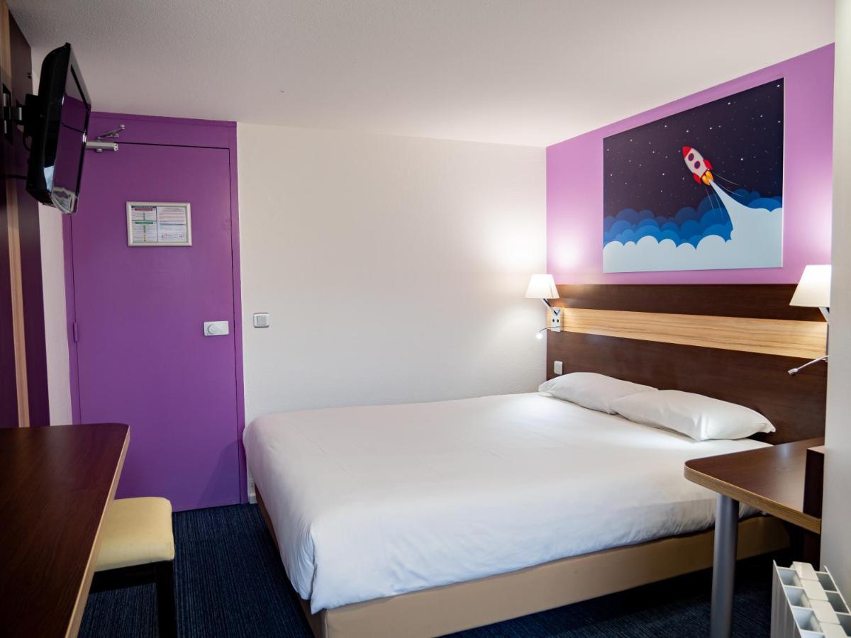 Contact Hotel Restaurant La Chaumiere Entre Orgeval Et Flins A13 Sortie 8 Les Mureaux Luaran gambar