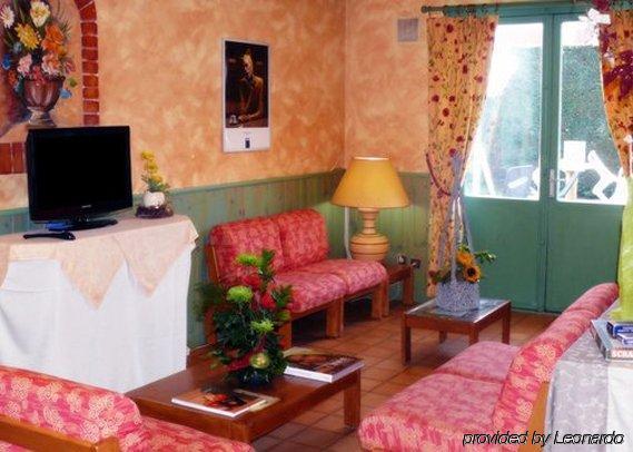 Contact Hotel Restaurant La Chaumiere Entre Orgeval Et Flins A13 Sortie 8 Les Mureaux Bilik gambar
