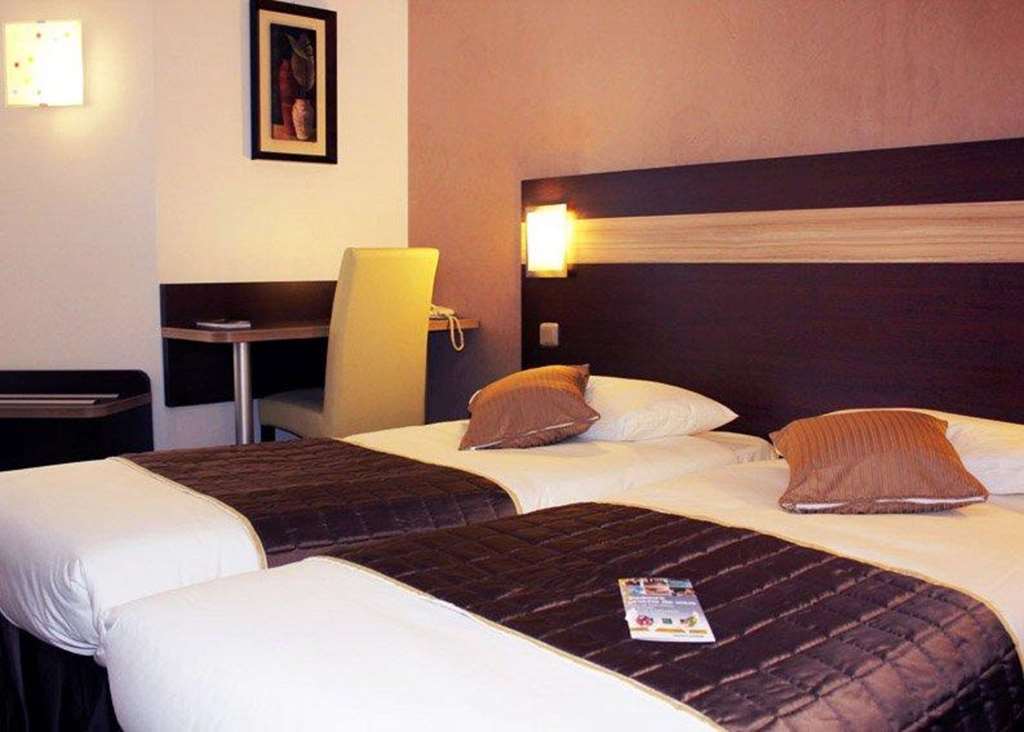 Contact Hotel Restaurant La Chaumiere Entre Orgeval Et Flins A13 Sortie 8 Les Mureaux Bilik gambar