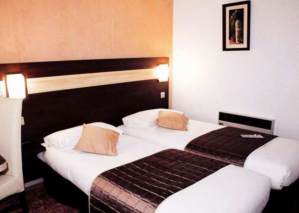 Contact Hotel Restaurant La Chaumiere Entre Orgeval Et Flins A13 Sortie 8 Les Mureaux Bilik gambar