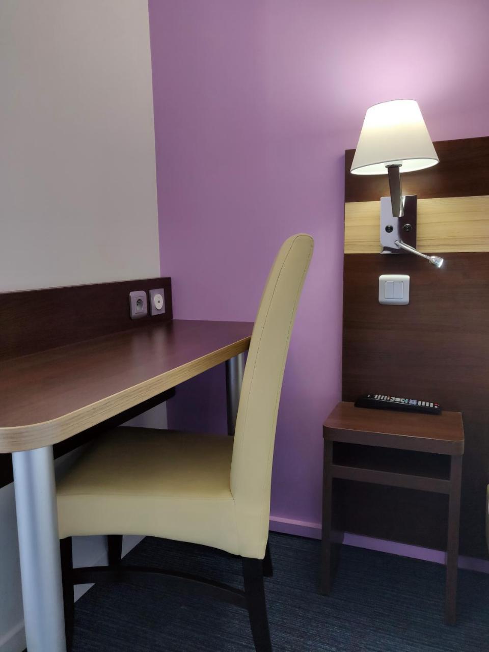 Contact Hotel Restaurant La Chaumiere Entre Orgeval Et Flins A13 Sortie 8 Les Mureaux Luaran gambar